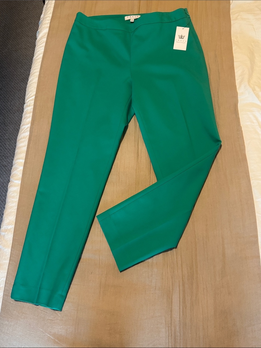 NWT Chaus Kelly Green Slim Fit Ankle Pants - Size 10 - SO SLEEK! 🩷
